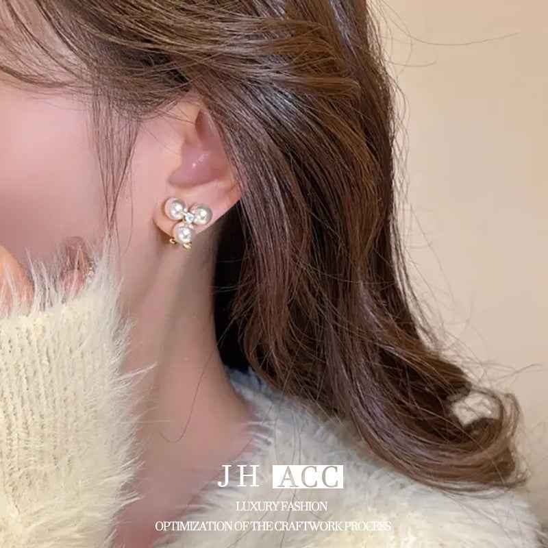 S925 Sterling Silver Triangular Pearl Stud Earrings for Women. Versatile, Light - Luxury Style. 2024 Korean - style Light - Luxury Earrings with a Sense of Elegance and High - end Aesthetic.