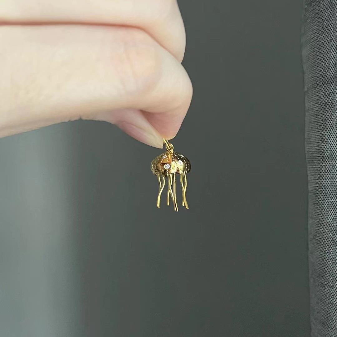 Summer Beach Series Octopus Jellyfish Pendant Necklace Ocean Natural Pearl Baroque Collarbone Chain