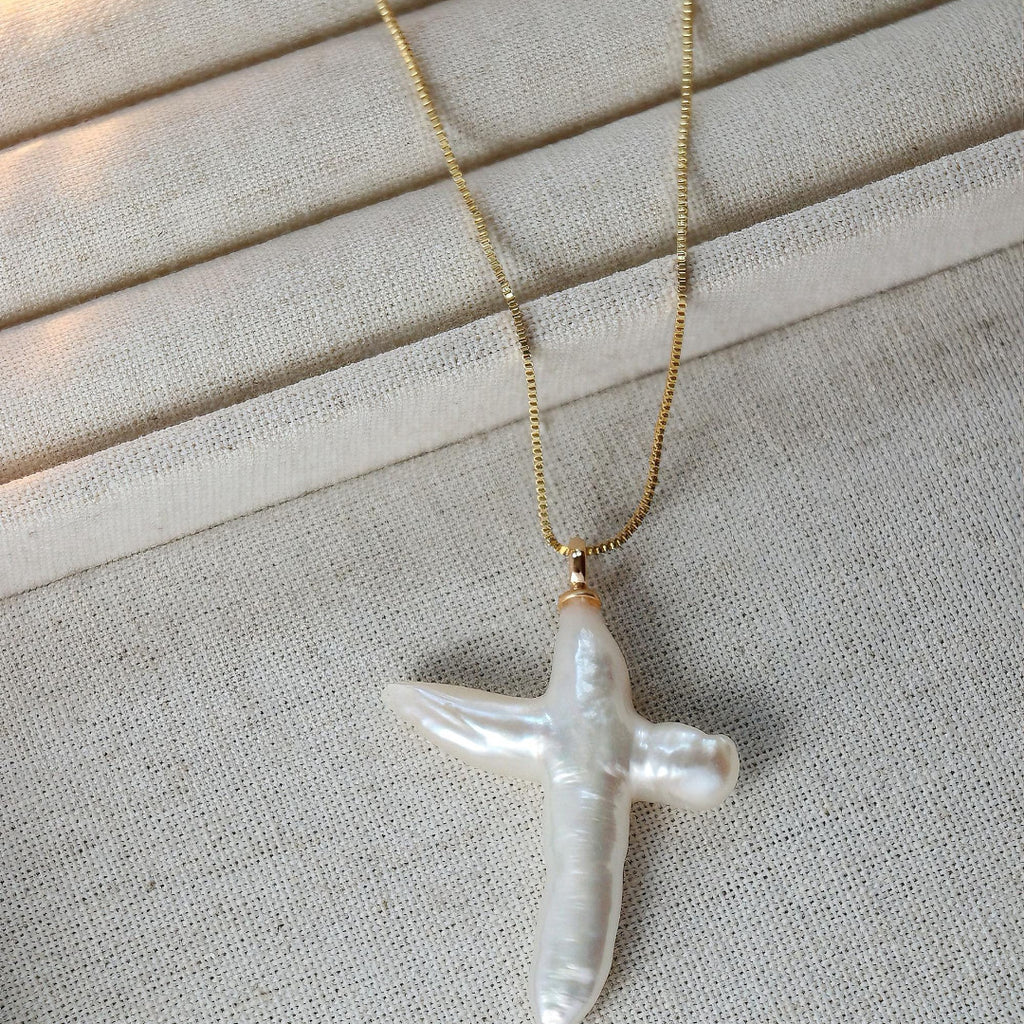 European and American new Sherlock cross pearl necklace niche pendant necklace collarbone chain electroplated gold