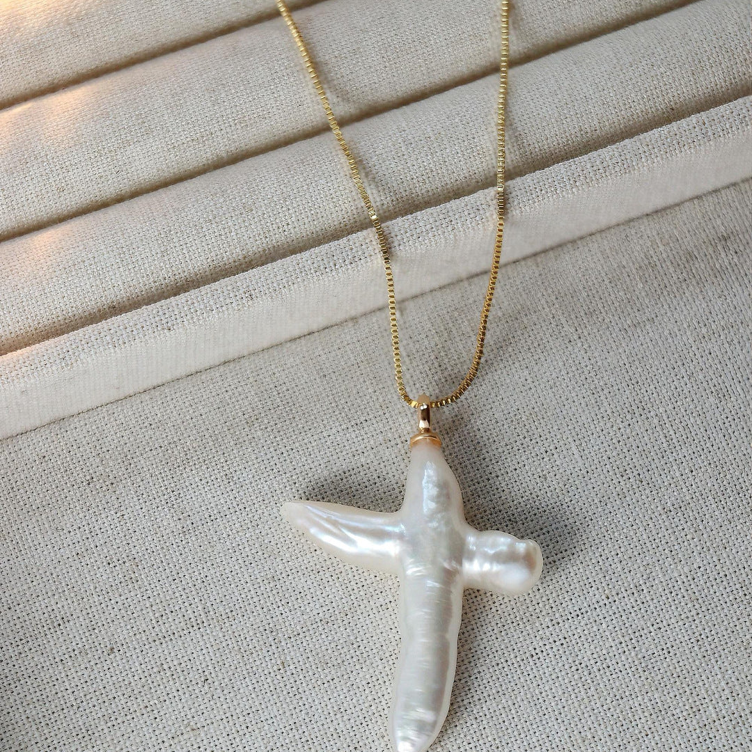 European and American new Sherlock cross pearl necklace niche pendant necklace collarbone chain electroplated gold