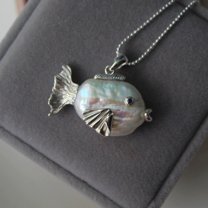 Sea World Clownfish Necklace Natural Pearl Big Head Fish Pendant Jewelry Goldfish Kiss Fish Collarbone Chain