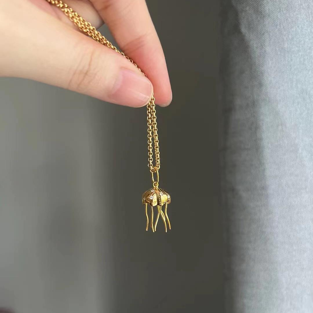 Summer Beach Series Octopus Jellyfish Pendant Necklace Ocean Natural Pearl Baroque Collarbone Chain