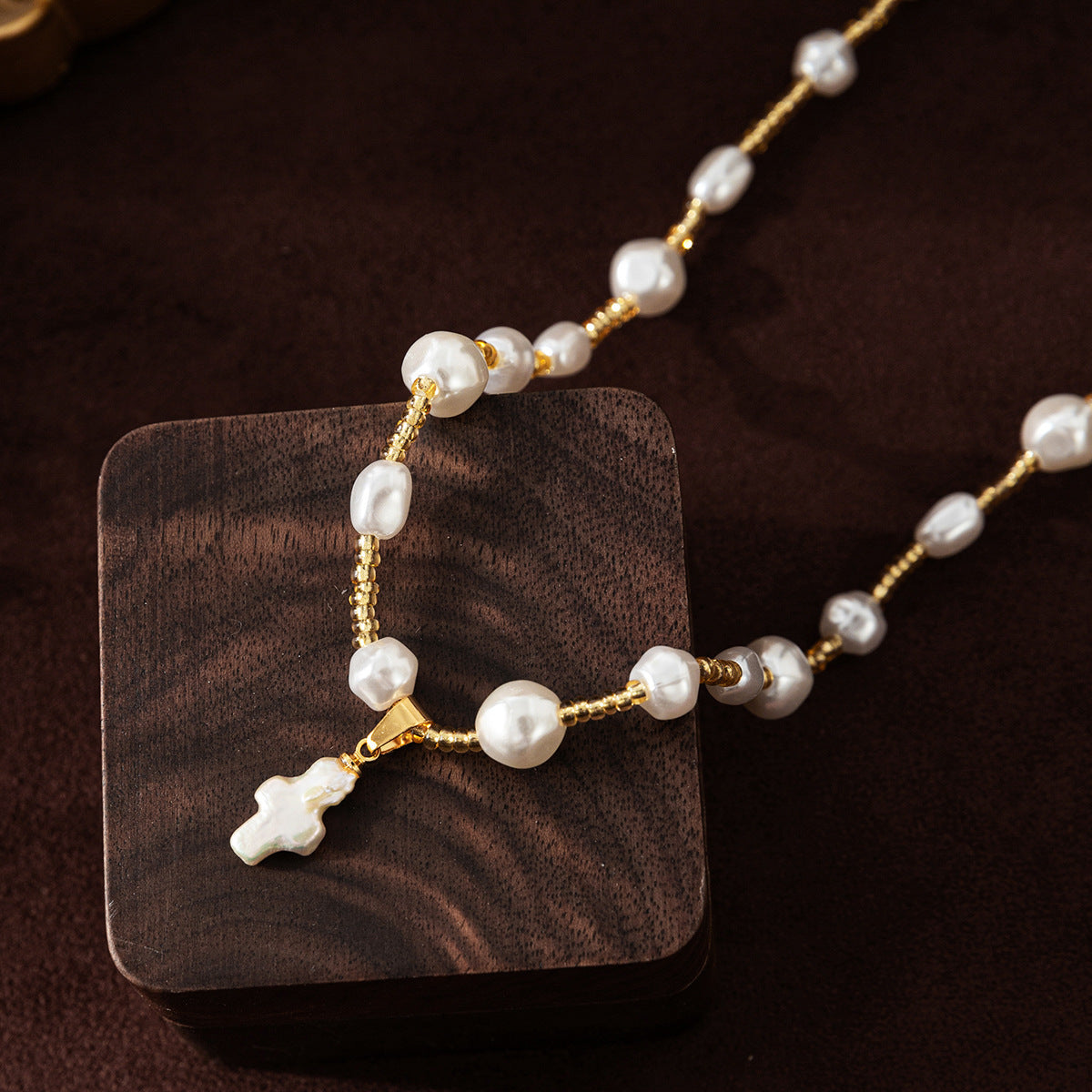 Natural Pearl Necklace Cross Shell Pendant Vintage Literary Baroque Collarbone Chain Jewelry